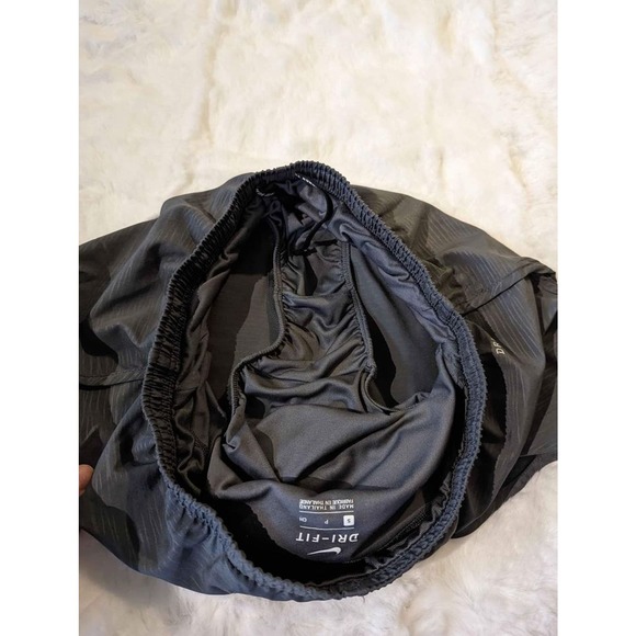 Nike Active Running Shorts Size Small - Picture 4 of 4